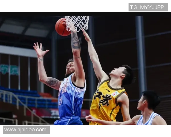 南京篮球队节奏之争引发球迷热议与战术思考